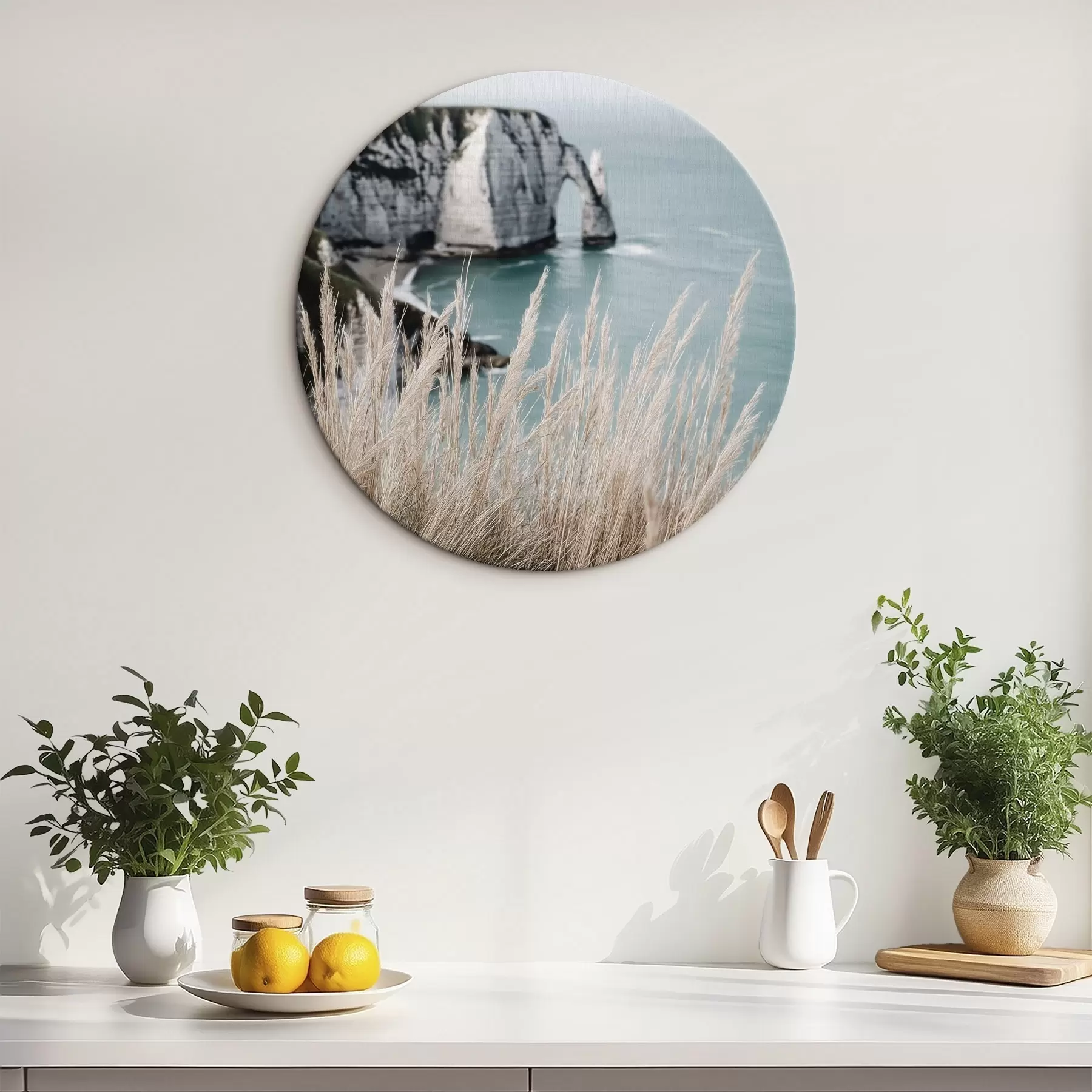 Glezna Jūra un akmens arka, skats caur sausām zālēm r46142