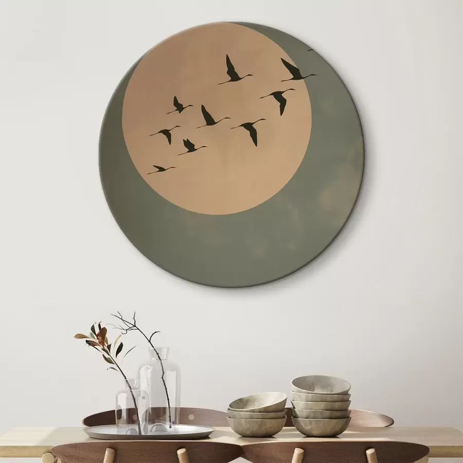 Glezna Putnu bars, kas lido pret lielu siltu mēnesi r46162