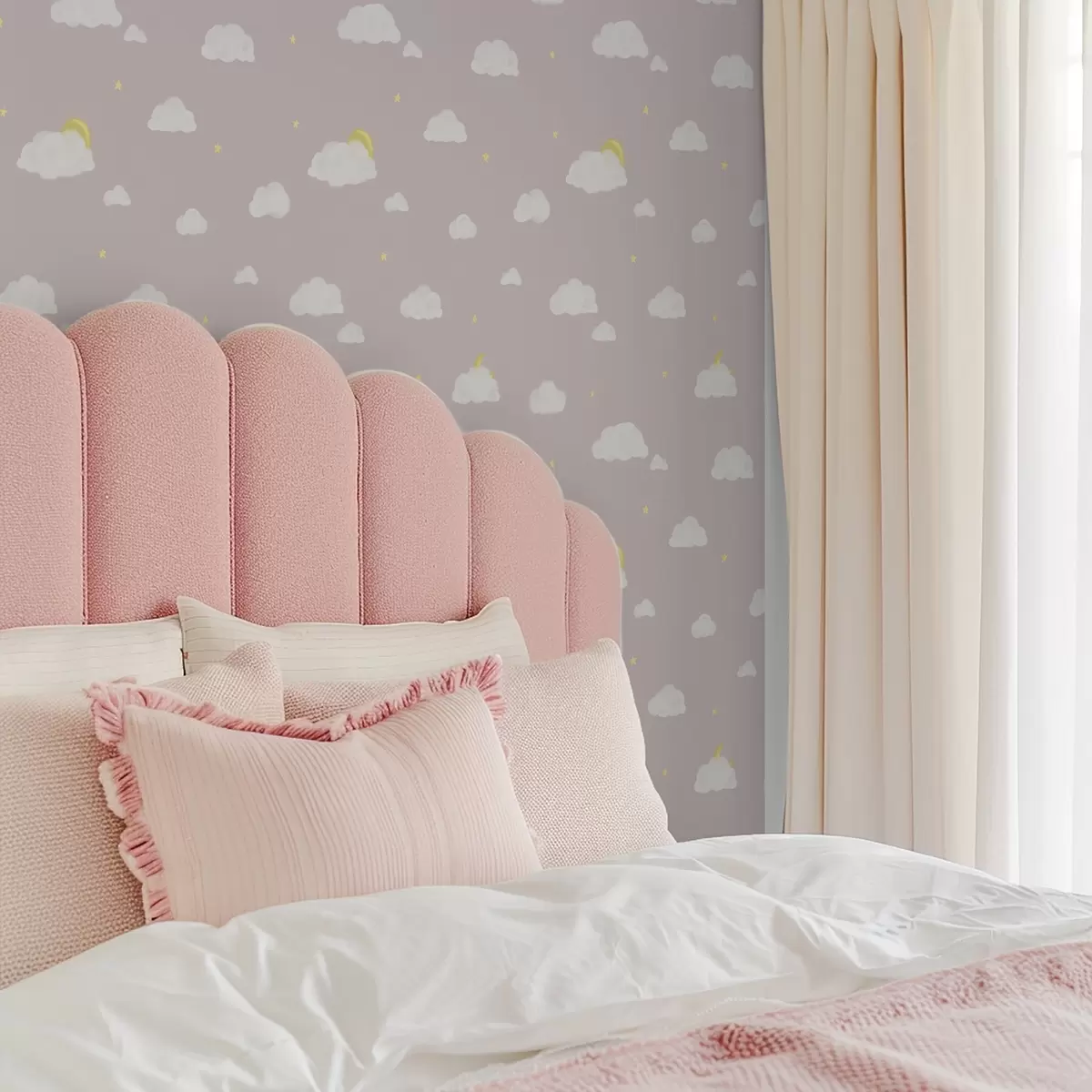 Tapetes Mīksti mākoņi, zvaigznes un saule uz rozā pelēkā fona a00652v2