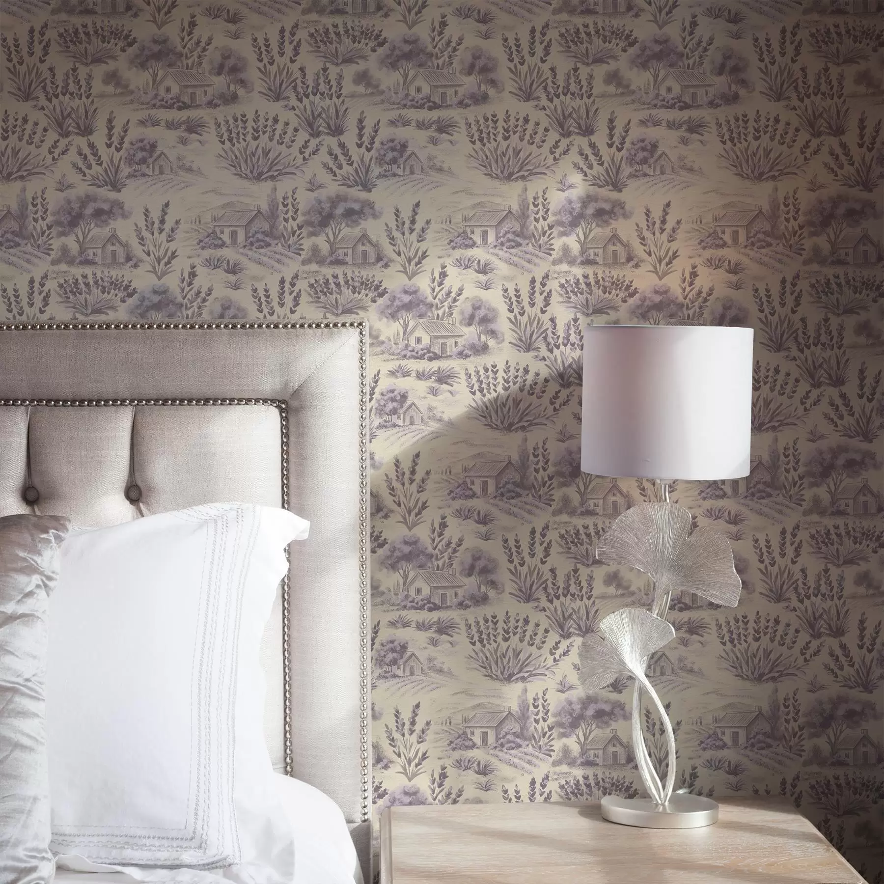 Fototapetes Lavandas lauki un mājas pasteļtoņos a00765