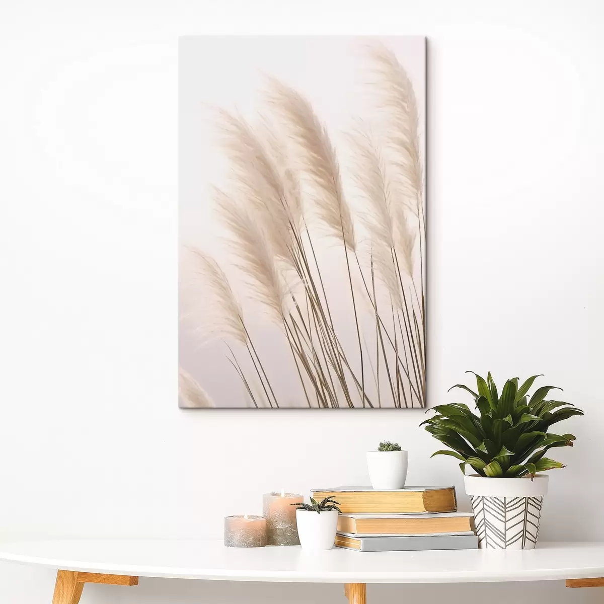 Glezna Gaišas zāles ar pūkainām galotnēm uz gaiša fona s46179