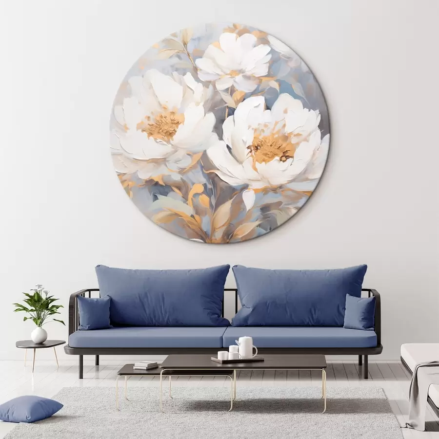 Glezna Baltas peonijas ar zilu centru un lapām, maigi otas triepieni, gaiši zils fons, ziedu kompozīcija r46270