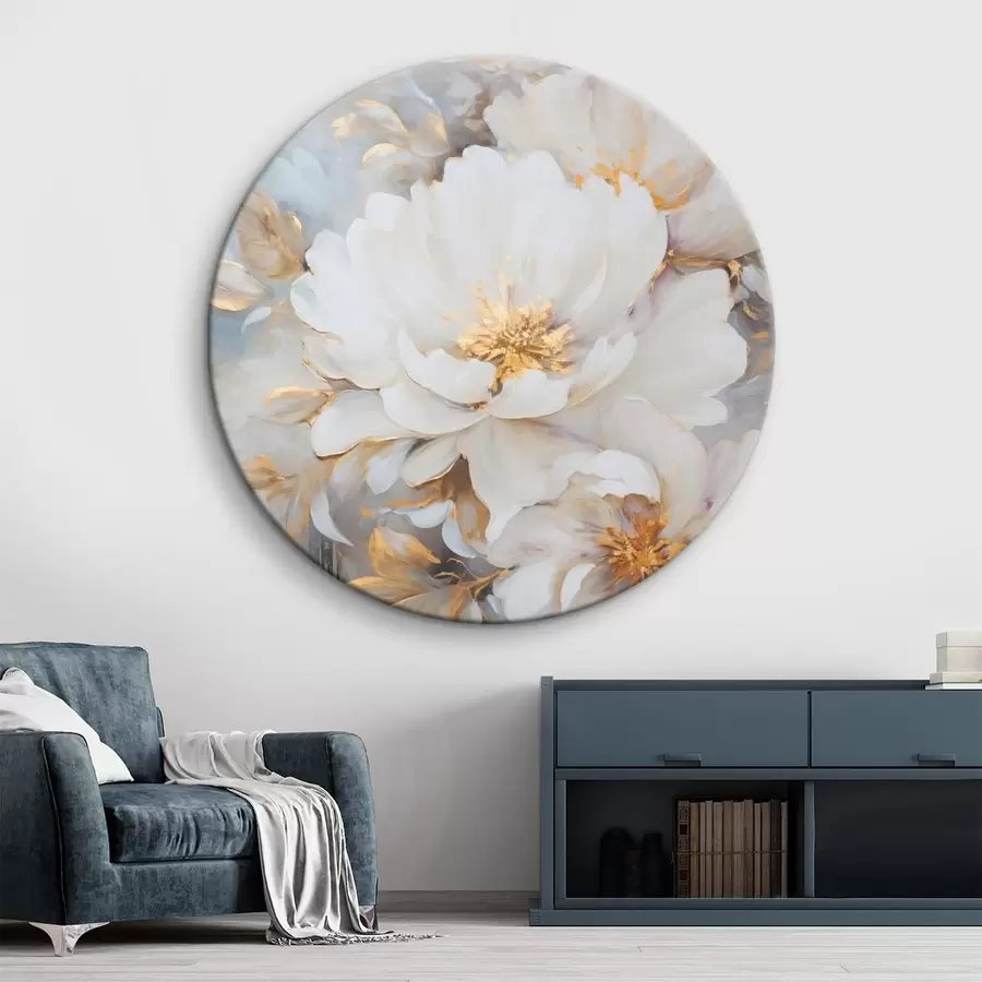 Glezna Baltas peonijas ar zilu centru un lapām, maigi otas triepieni, gaiši zils fons, ziedu kompozīcija r46271