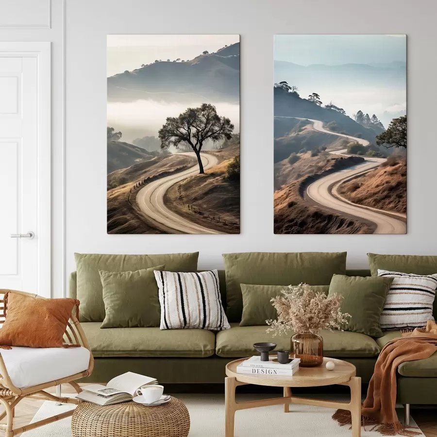 Glezna Līkumots ceļš pa kalnainu ainavu ar sausu zāli zem skaidras debess un kalniem tālumā m00887