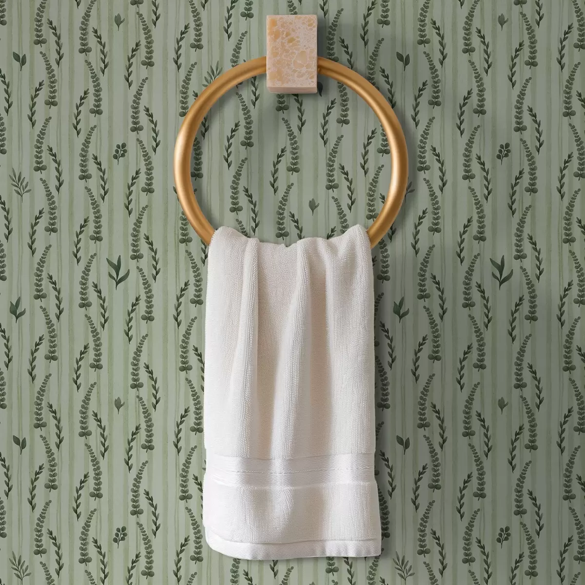 Tapetes Blīvi zaļi zāles un dzinumi uz piparmētra ar svītrām a00819