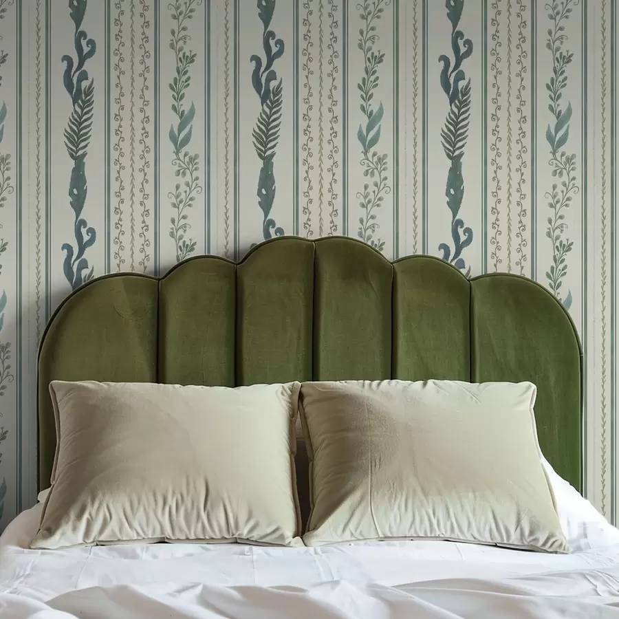 Fototapetes Svītras ar zariem un cirtas uz siltā piena krāsas fona a00823v2