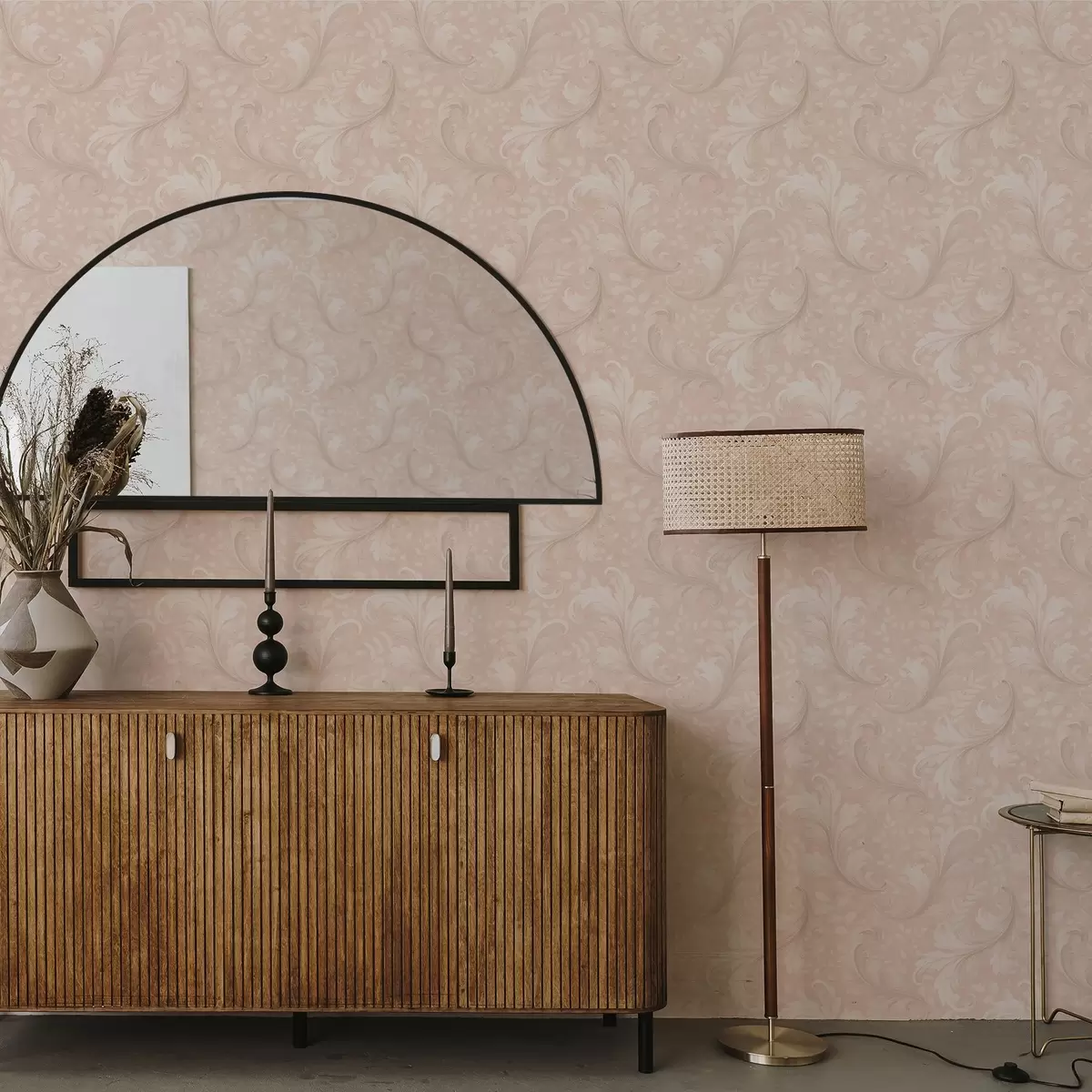 Tapetes Akantu volūtas uz siltā smilškrāsas fona a00772