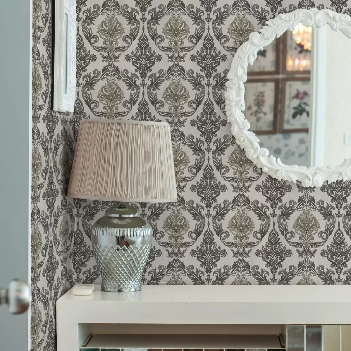 Tapetes Damasts uz gaiša fona, olīvu bronzas akcenti a00828v6