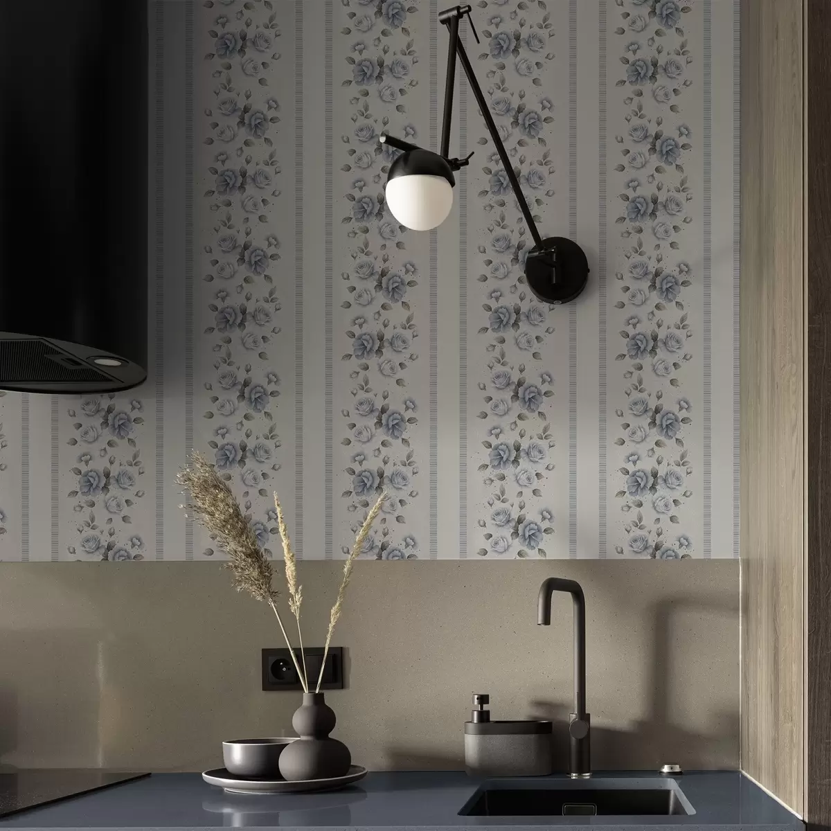 Tapetes Zilas rozes vertikālās joslās uz gaiša fona a00860