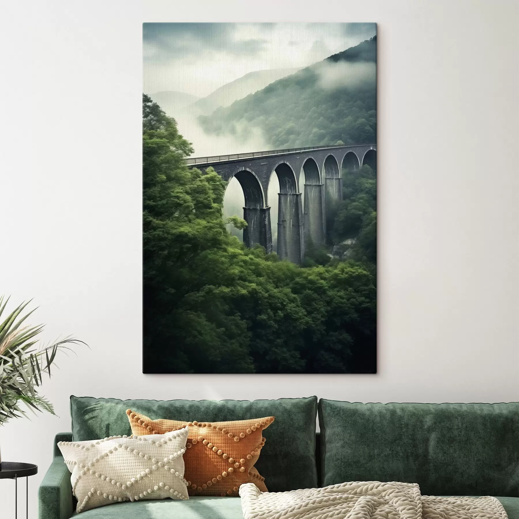 Glezna Akmens viadukts virs miglas apklātas mežainas ielejas s46483