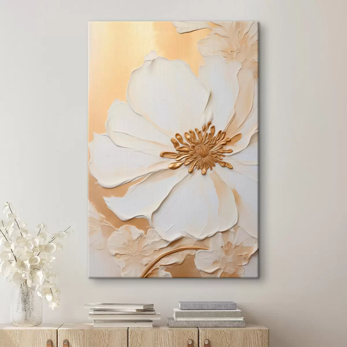 Glezna Baltas ziediņas ar smalkām ziedlapām, imitējot biezas otas triepienus, uz gaiši oranža teksturēta fona. s46691