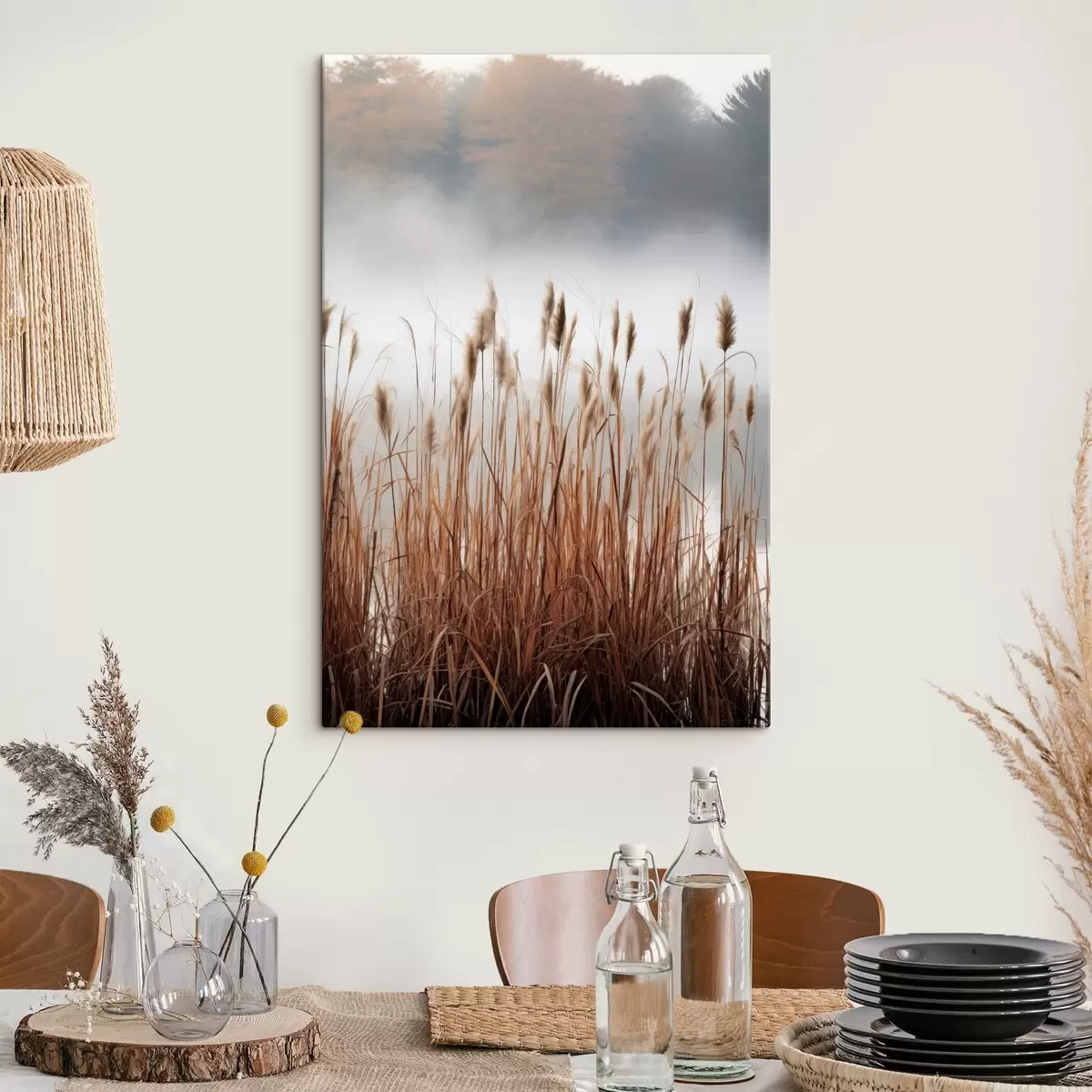 Glezna Augsti niedres, kas aug ūdenstilpē, ūdens atspoguļo niedres, miglains fons, maiga gaisma, dabas skats s46696