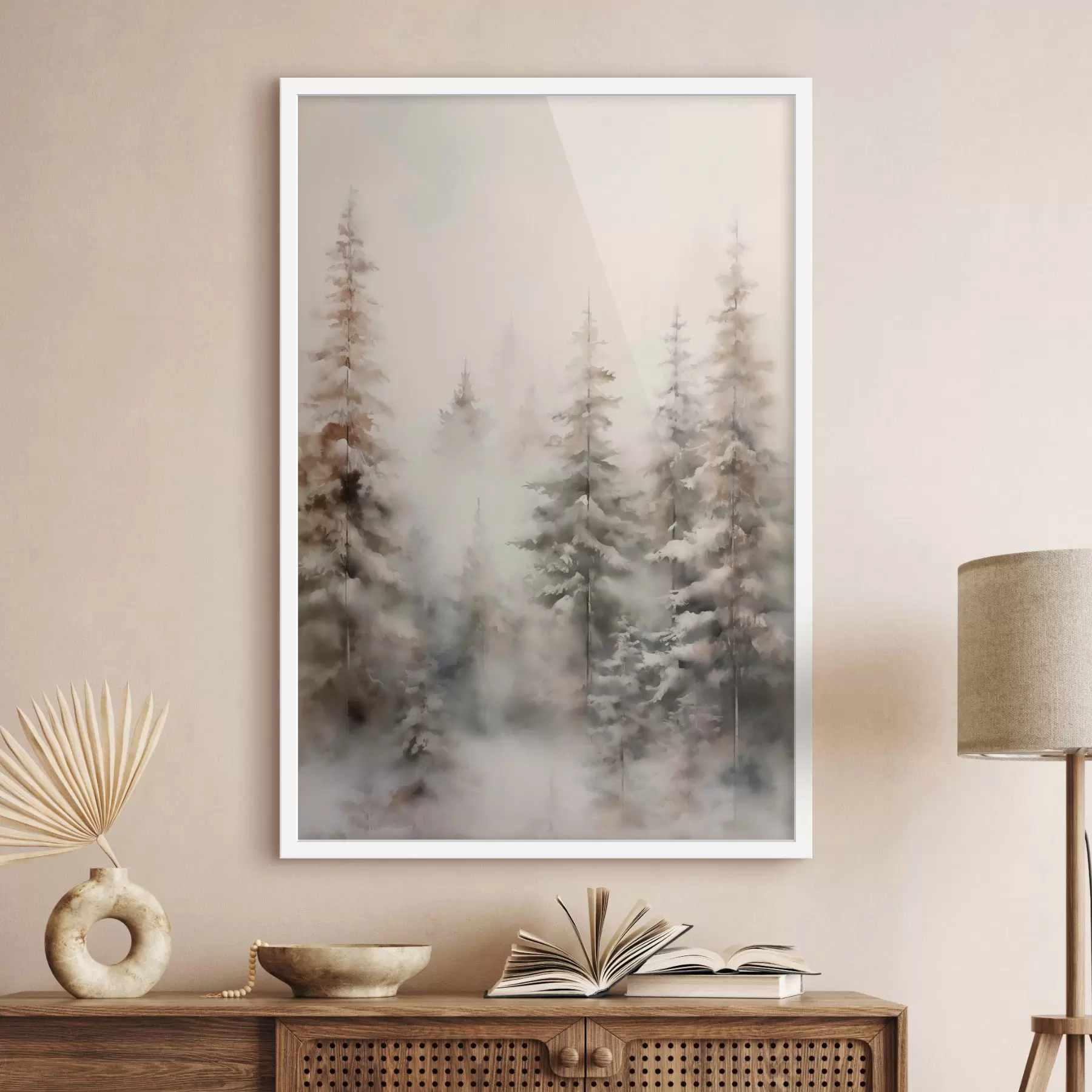 Fototapetes Augstas, sniega klātas priedes, kas stāv miglas apņemtā mežā, maiga, klusa ziemas ainava f46701