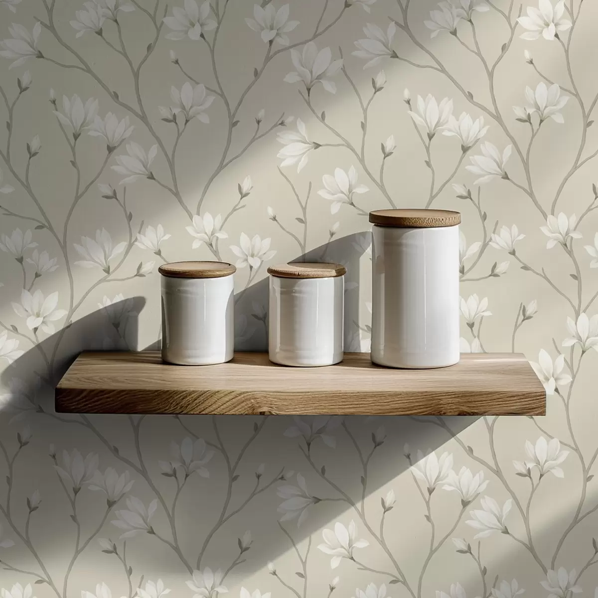 Tapetes Gaišas magnolijas uz slaidām smilškrāsas zarām a00890