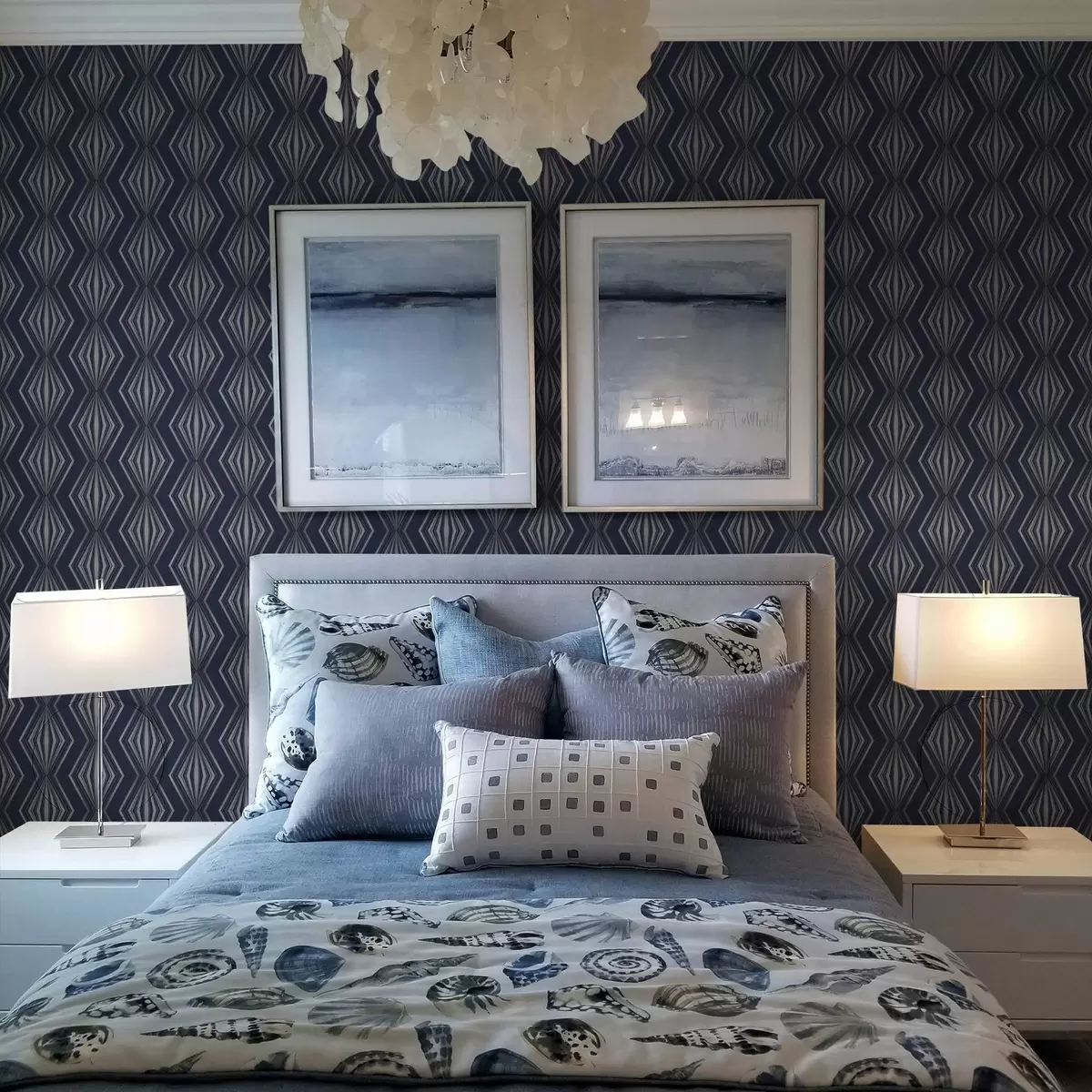 Tapetes Ģeometriski starveida dimanti uz tumši zila fona a00925