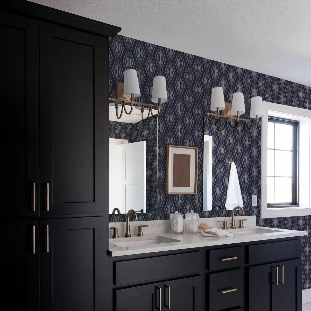 Tapetes Ģeometriski starveida dimanti uz tumši zila fona a00925