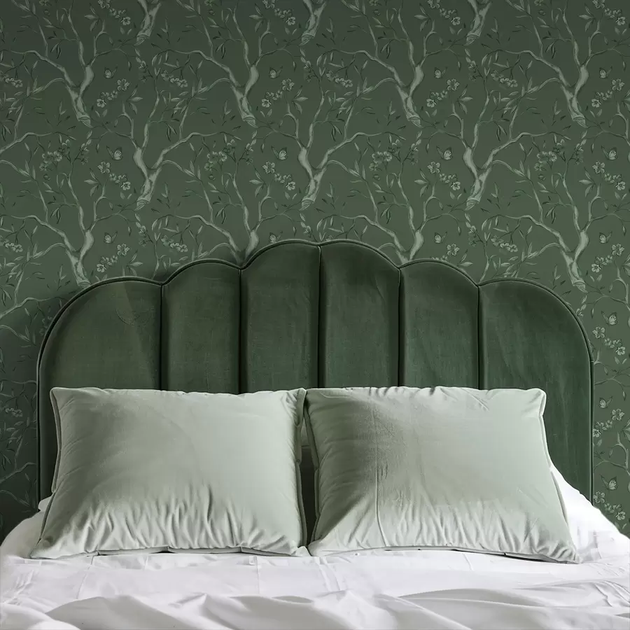 Fototapetes Zaļas ziedošas zaras ar tauriņiem uz tumša fona a00951v3