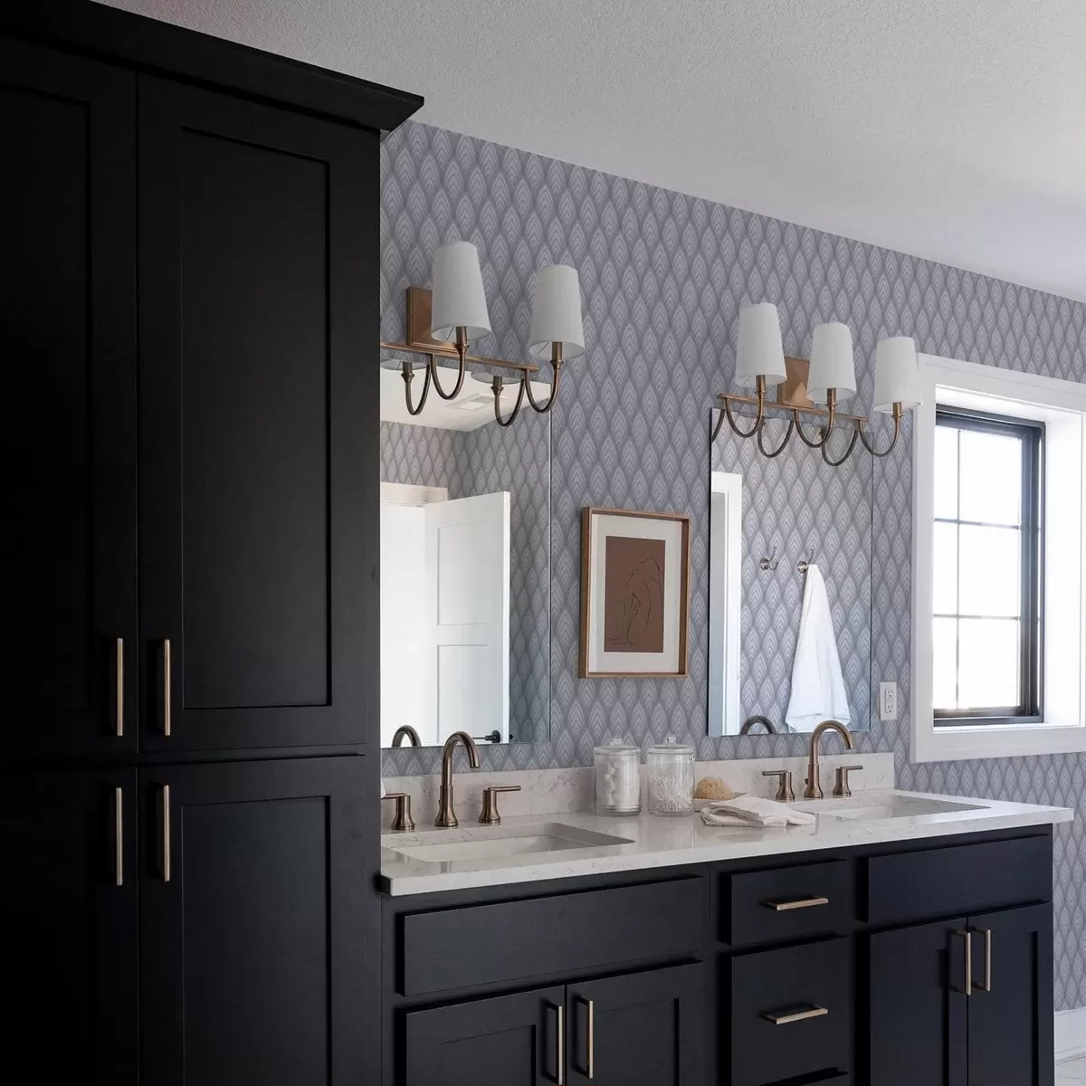 Tapetes Apjoma pelēkā toņu loki ar maigu gradāciju a00989