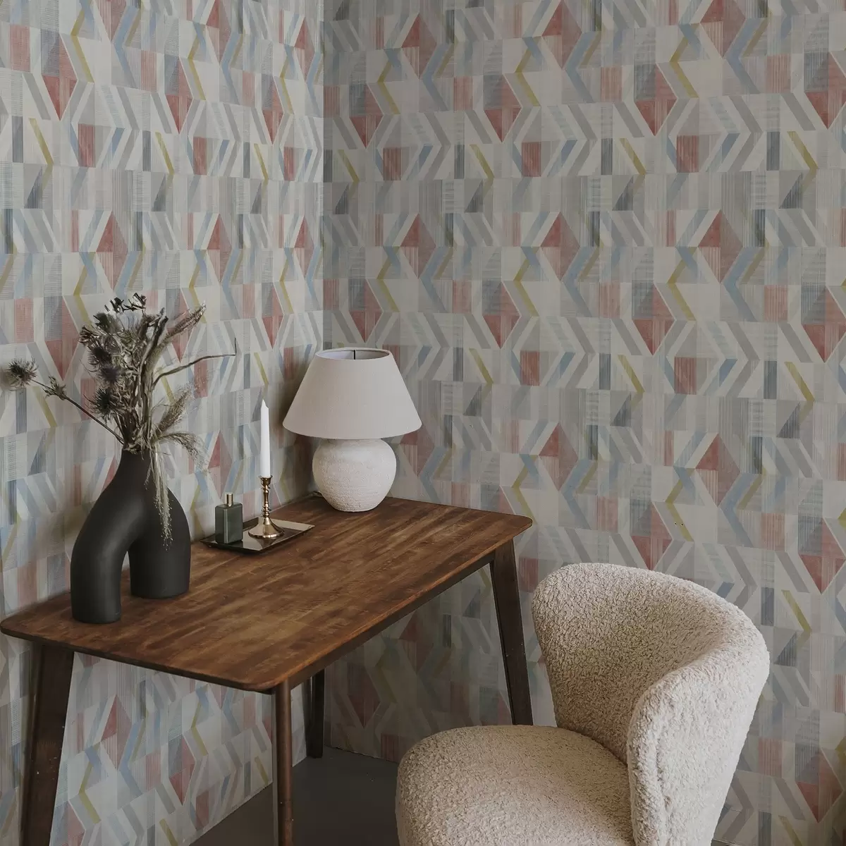 Tapetes Ģeometriskas bultas pasteļtoņos sarkanā un zilā krāsā a01056