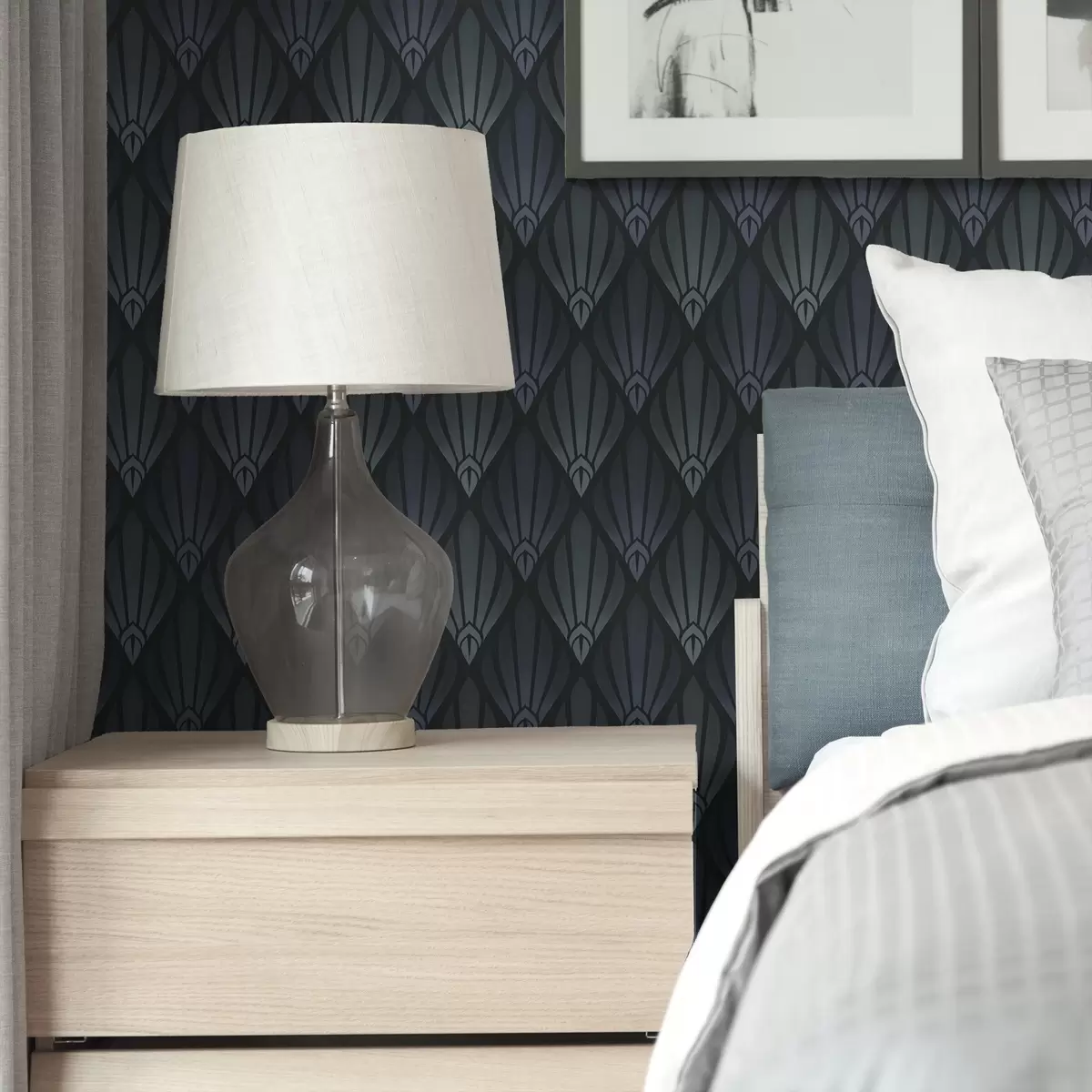 Tapetes Atdzesējošs zils-pelēks Art Deco ar vēdekļveida formām a01064v3