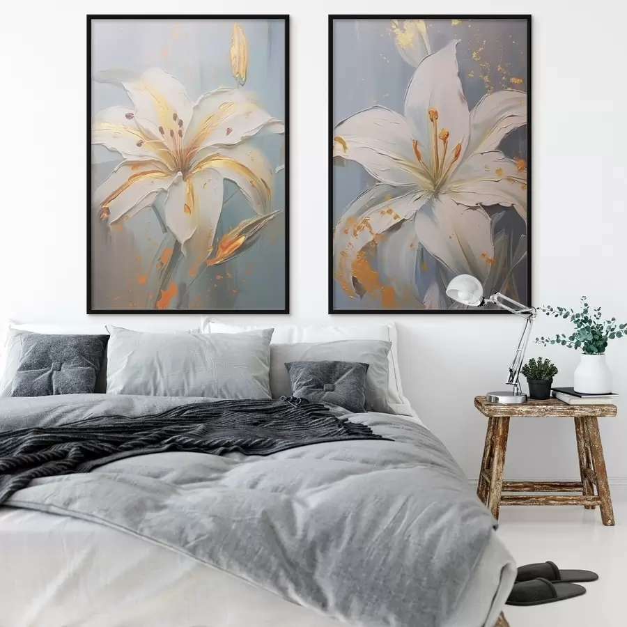 Fototapetes Baltas lilijas ar dzelteniem triepieniem uz zila fona d00497