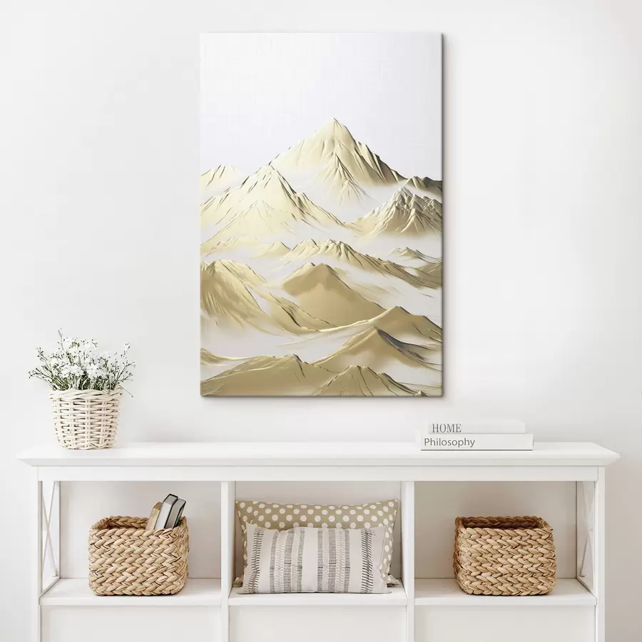 Glezna Dzeltena, sniega klāta kalnu ainava ar asiem virsotnēm un dziļām ielejām zem gaiša debesu velves s47421