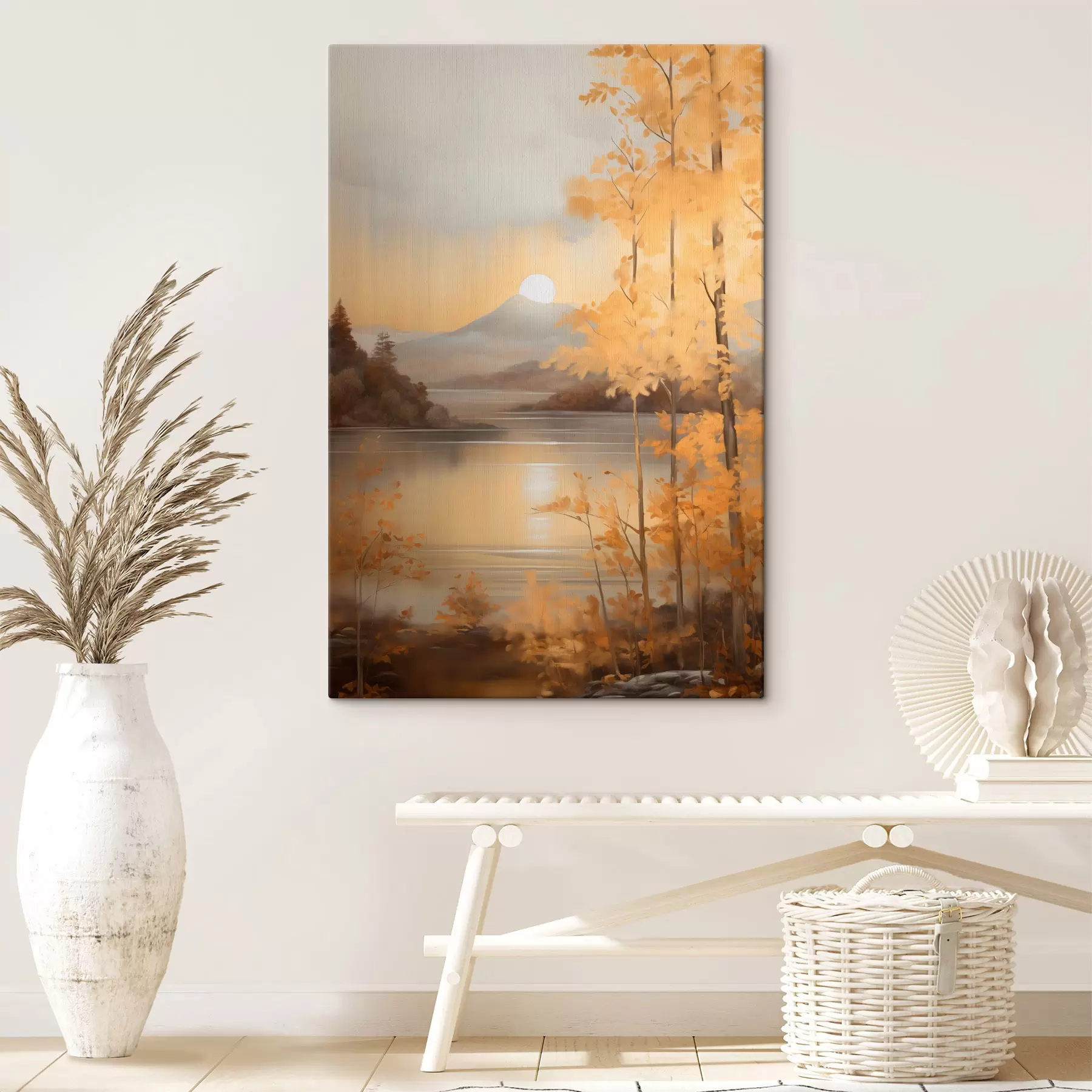 Glezna Rudens teksturēti koki ar oranžām lapām ierāmē mierīgu ezeru ar tālumā redzamām kalnām zem apmākušām debesīm. s47440