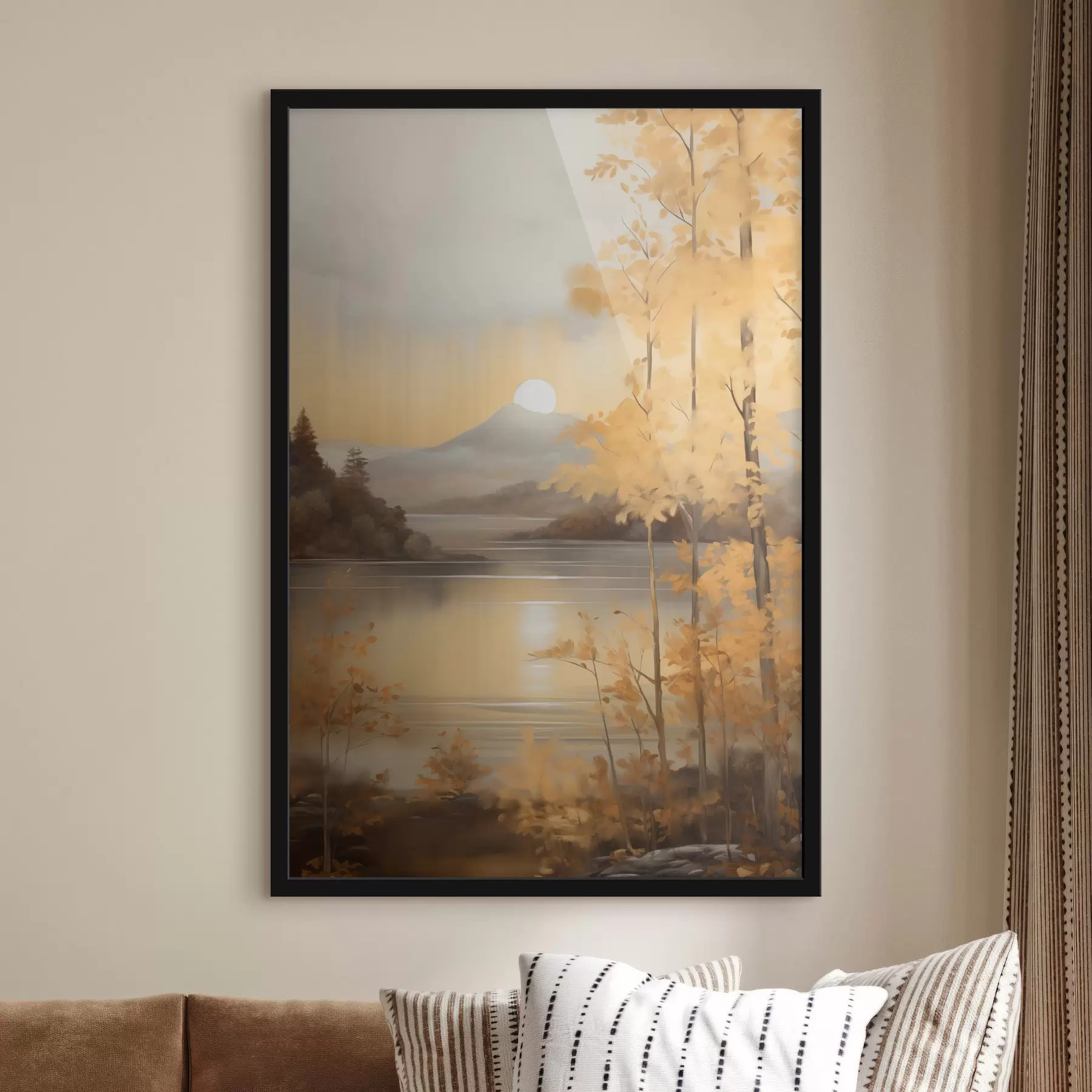 Fototapetes Rudens teksturēti koki ar oranžām lapām ierāmē mierīgu ezeru ar tālumā redzamām kalnām zem apmākušām debesīm. f47440