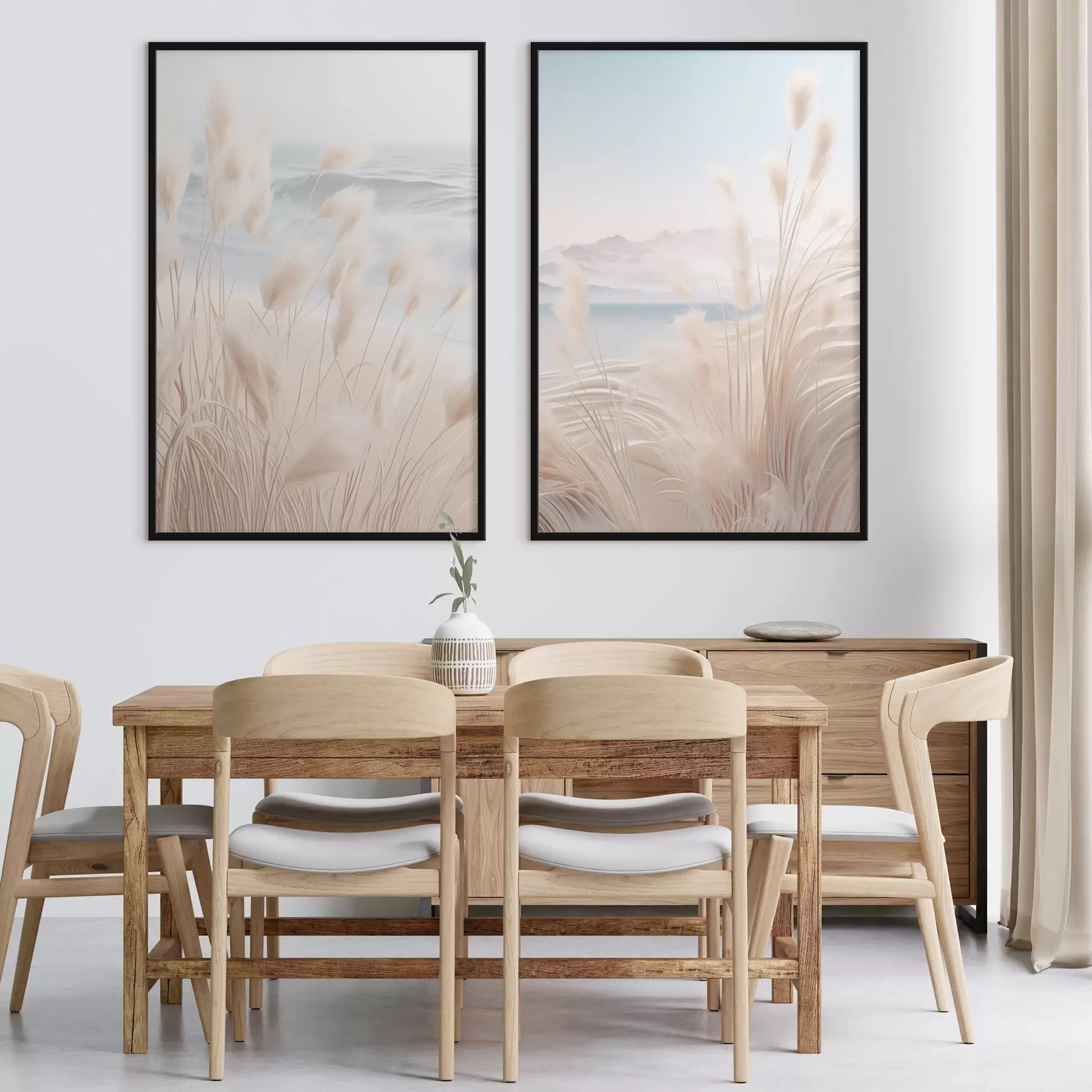 Fototapetes Augsta, pūkaina pampas zāle maigās smilškrāsas toņos priekšplānā, ar smilšainu pludmali fonā d01242