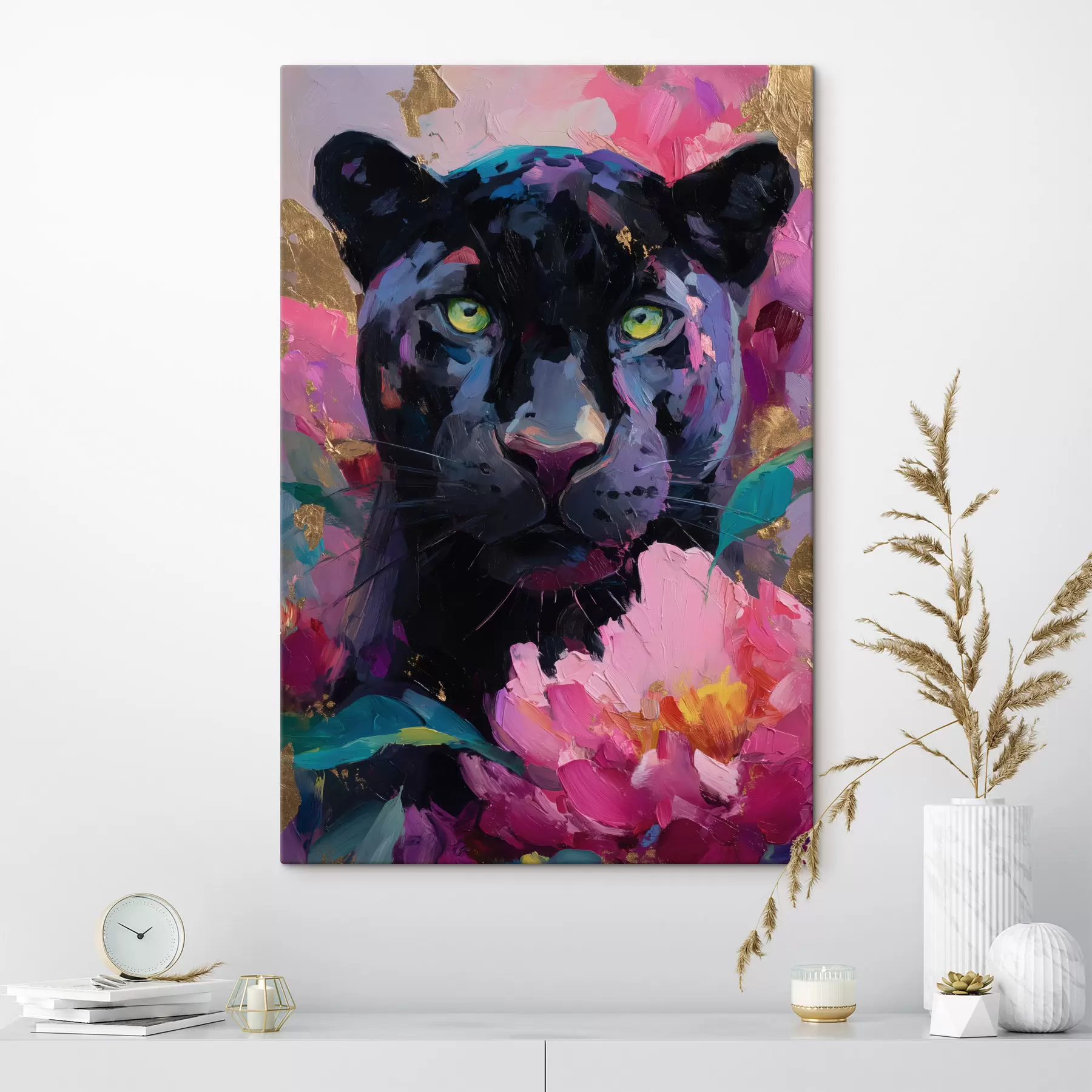 Glezna melna pantera starp peonijām s47935