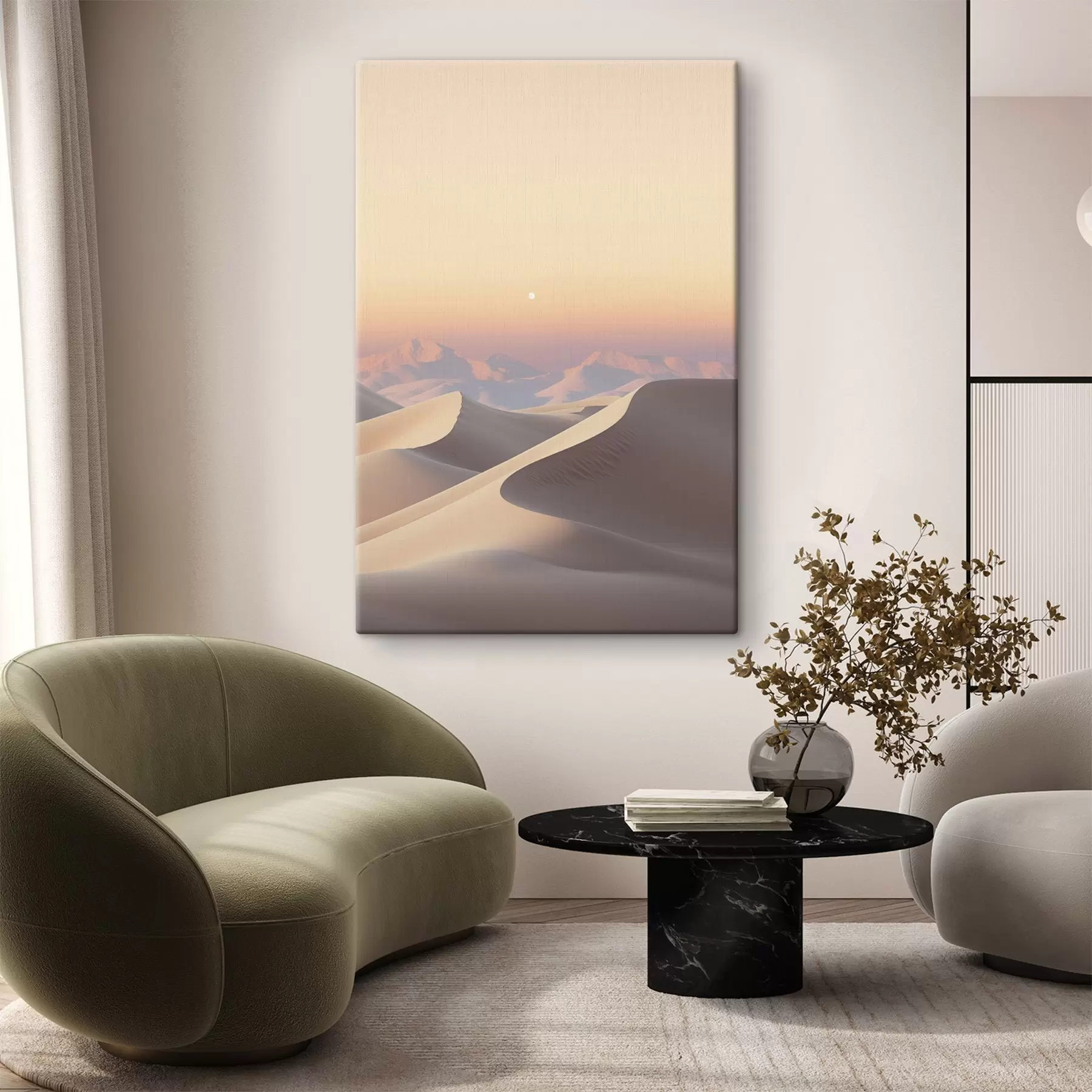 Glezna Tuksneša ainava ar viļņojošām smilšu kāpām zem maiga pasteļtoņa debesīm, fonā redzamas tālas kalnu virsotnes. s47865