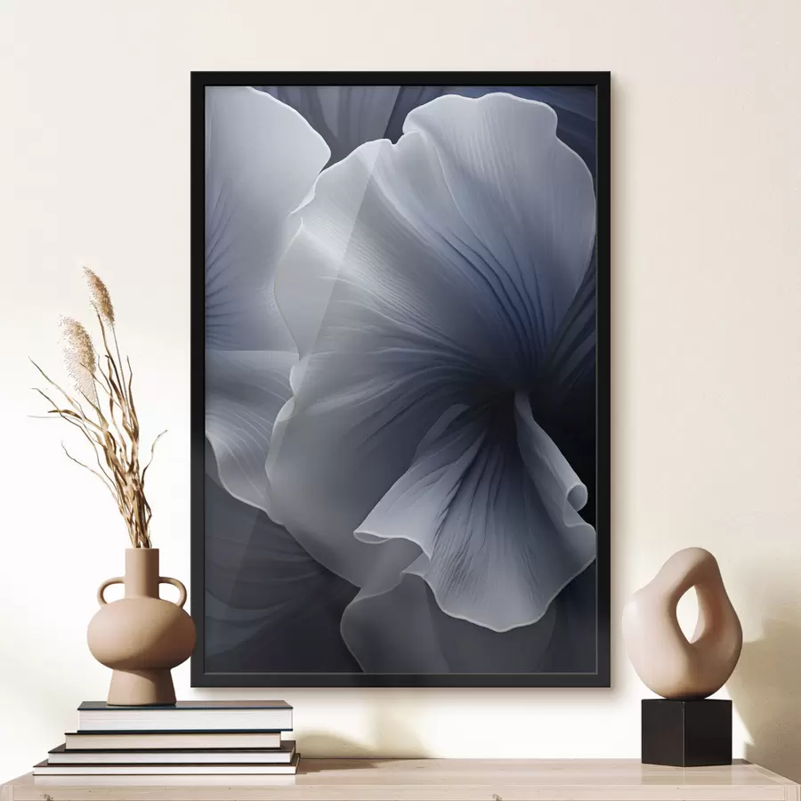 Fototapetes Abstrakti zili un baltu ziedu ziedlapiņas uz tumša fona f48731