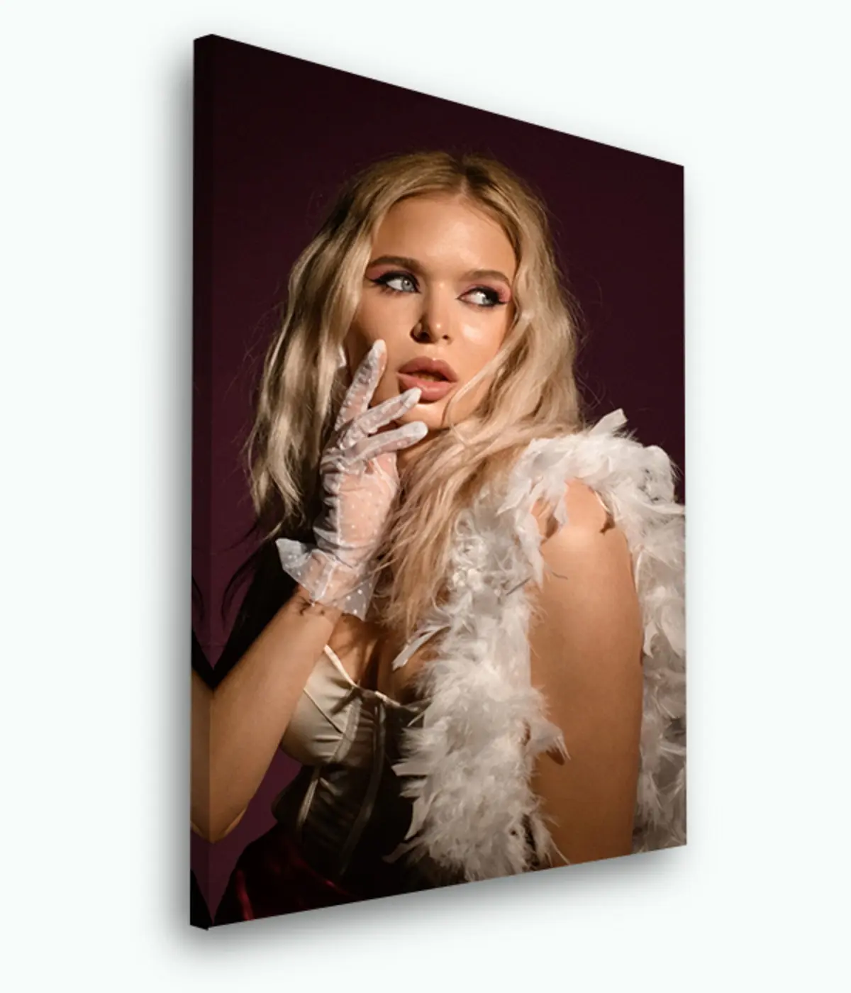 Glezna Mati, lūpu krāsa un kleita s33384