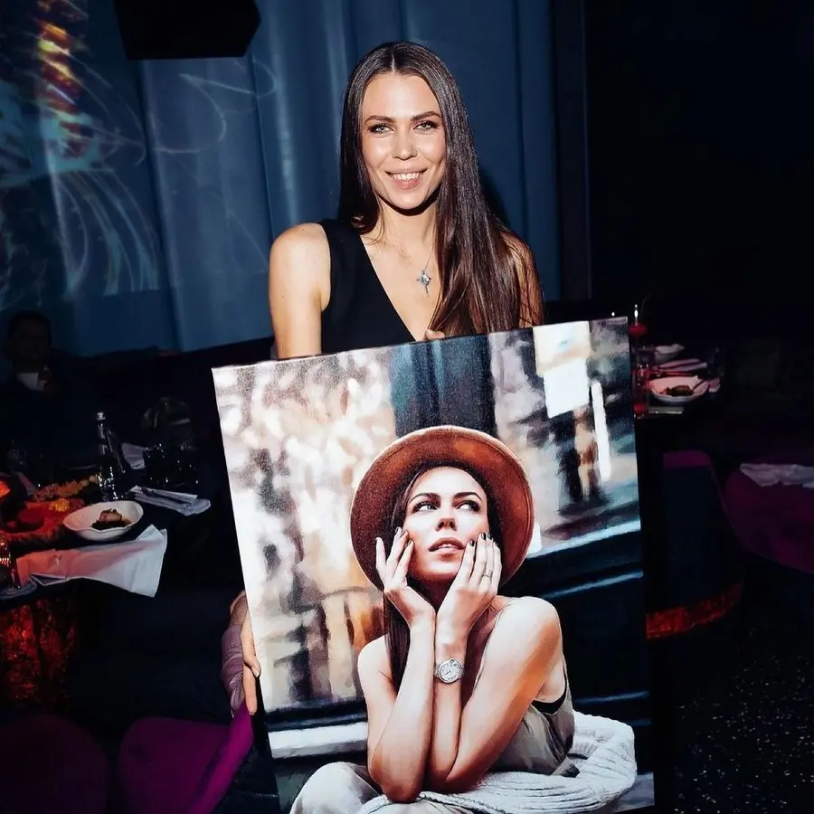 Glezna Smaids, zibspuldzes fotogrāfija un lūpu krāsa s34676