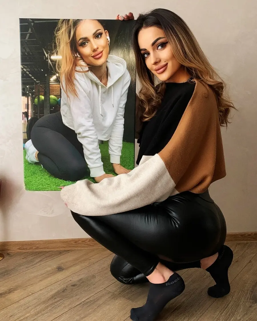 Glezna Apavi, kāja un smaids s34713