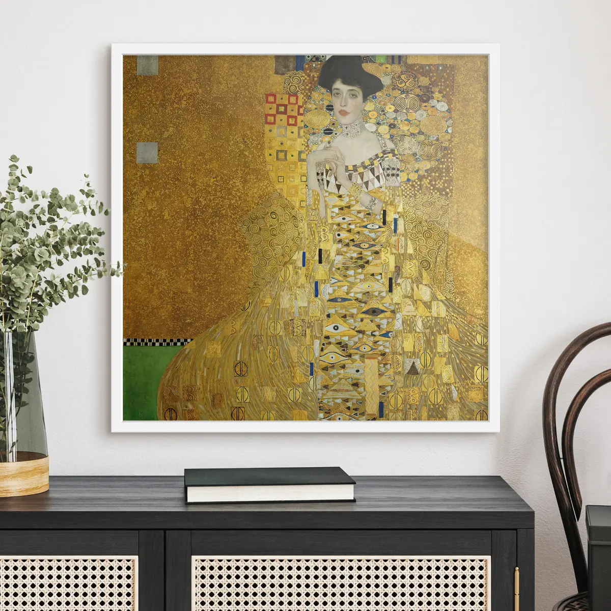 Plakāts Eleganta dāma valdzinošā apģērbā f11609